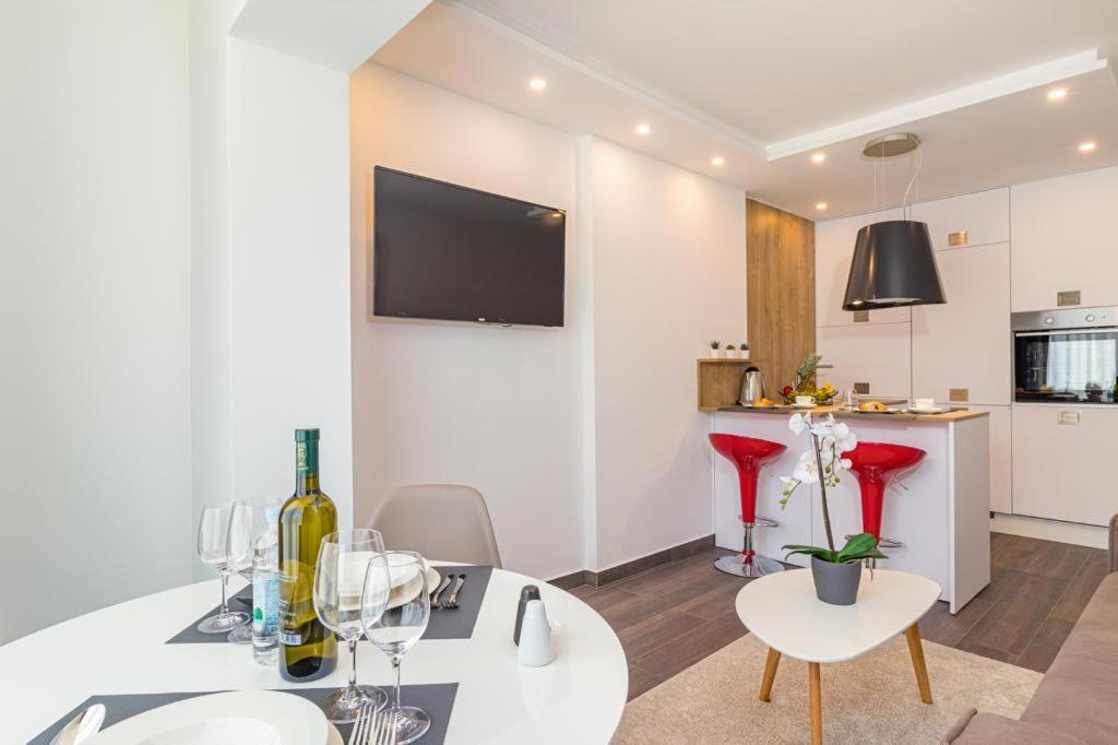N&G New Apartment Stoja Beach Pola Esterno foto